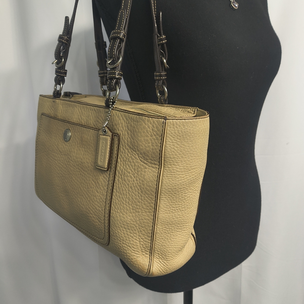 Vintage Coach Chelsea East West Beige Leather Tote Bag - Picture 13 of 13